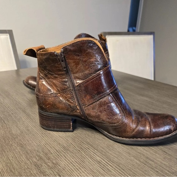 Born Camryn Moto Boots 9 - Picture 2 of 4